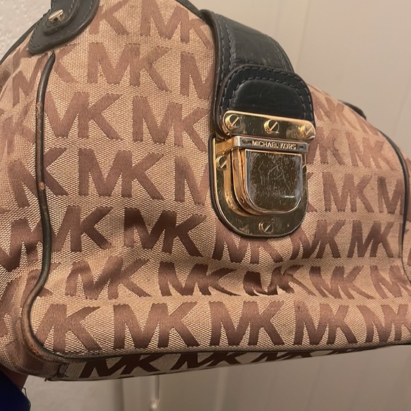 Michael Michael Kors please check all picture of condition - Picture 15 of 16
